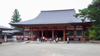Japonya, ıyate. 04 Ağustos 2017: Hiraizumi, ıhate, Japonya 'da Motsuji Tapınağı. UNESCO Dünya Mirası alanı, tarihi anıtlar ve Hiraizumi bölgeleri