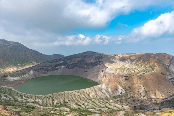 Prachtig Uitzicht Okama Crater Lake Berg Zao Zomer Zonnige Dag — Stockfoto