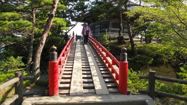 Godaido, um pequeno templo em uma ilhota em Matsushima. É mais famosa como a Baía de Matsushima, uma das Três Vistas do Japão. Prefeitura de Miyagi, Japão. AGO 08, 2016 — Fotografia de Stock