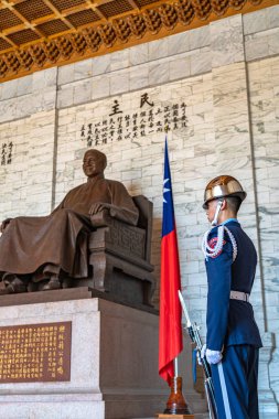 Ana odada Chiang Kai-shek Heykeli, Ulusal Tayvan Demokrasi Memorial Hall içinde ( Ulusal Chiang Kai-shek Memorial Hall ), Taipei, Tayvan. 10 Ağustos 2019