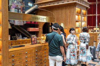 Miyahara'nın iç dekorasyonu. Bir kırmızı tuğla mimarisi eski oftalmoloji kliniği çay, tatlı ve Taichung yemek için popüler bir dönüm noktası haline getirilmiştir, Tayvan - 27 Ağustos 2019