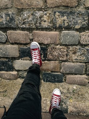 Kırmızı Ayakkabı Tuğla dan Yolda taş doku, taş, yer karoları