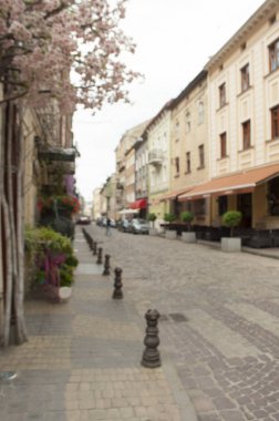 Bulanık görünümünü küçük bir büyülü kasabasında eski bir Avrupa sokak.