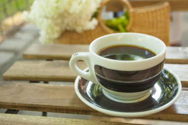 Bir kafede bir fincan kahve..