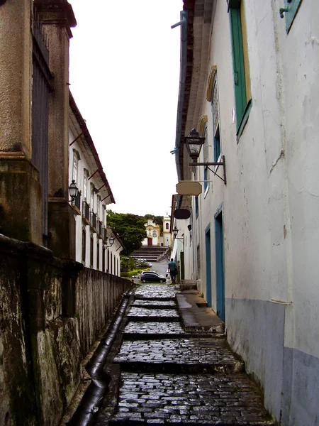 通往圣何塞德尔雷教堂的小巷是巴西这个历史悠久的葡萄牙殖民小镇的魅力之一 — 图库照片