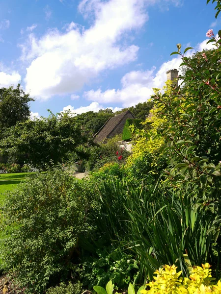 Uma Fronteira Herbácea Mista Belo Jardim Paisagístico Região Cotswolds Inglaterra — Fotografia de Stock