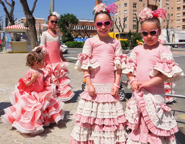 Sevilha Espanha Abril 2013 Jovens Crianças Vestem Vestido Tradicional Para — Fotografia de Stock