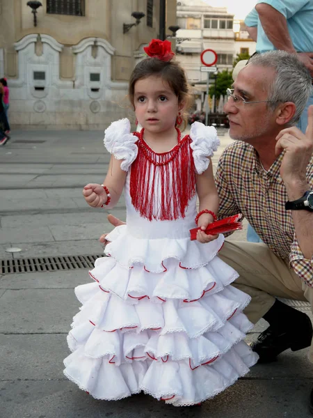 Sevilla España Abril 2013 Abuelo Nieto Visten Ropa Tradicional Para —  Fotos de Stock