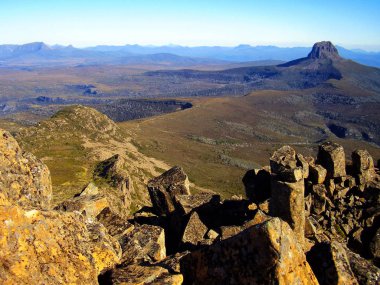 Cradle Mountain ufka kadar uzanan wilderness alanlarda zirvesine panoramik Vista'dan.