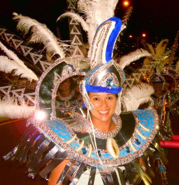 Florianopolis Ciy Merkezi, Santa Catarina, Brasil/28th Novenber 2009/Katılımcılar Carnaval geçit parlak renkli fantastik Carnaval kostümleri 
