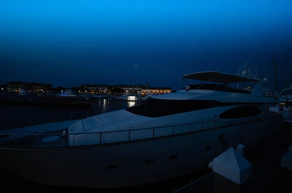 Iate Luxo Ancorado Marina Noite — Fotografia de Stock