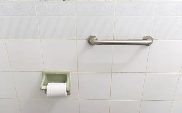 Grab Bar Küpeşte Banyoda Banyo Concept Güvenlik — Stok fotoğraf