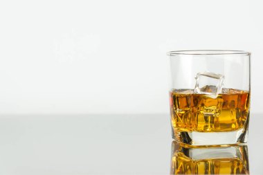 Wiskey buzlu cam