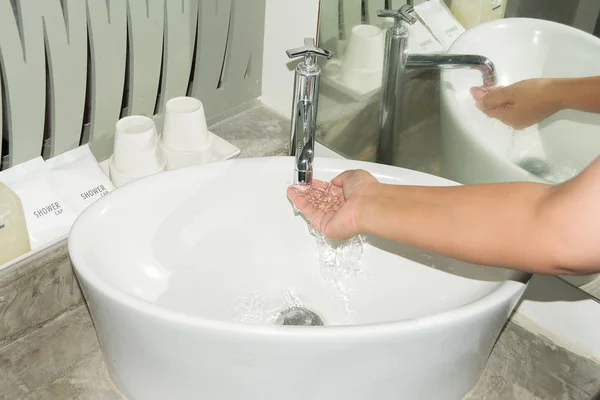 Washing hand on the sink — Stock Photo, Image