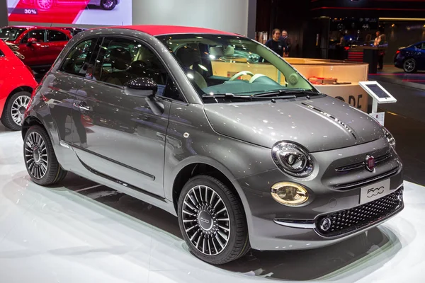 Брюссель Січня 2016 Fiat 500 Міський Автомобіль Продемонстровані Брюссель Автосалоні — стокове фото