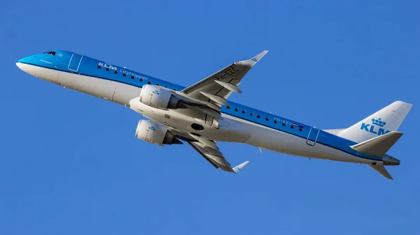 Amsterdam Schiphol Feb 2016 Klm Cityhopper Embraer Erj 190 Std — Stock Photo, Image