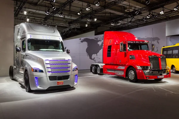 Hannover Alemania Sep 2016 Western Star 5700 Freightliner Inspiration Truck —  Fotos de Stock