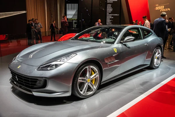 Ginebra Suiza Marzo 2018 Ferrari Gtc4Lusso Automóvil Deportivo Presentado 88º —  Fotos de Stock