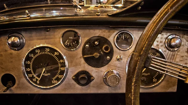 Вид Приборную Панель Старинного Автомобиля — стоковое фото