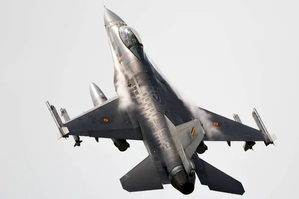比利时弗洛伦内斯 2017年6月15日 比利时空军 战斗机飞越 — 图库照片