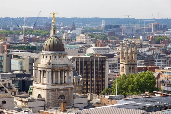 ロンドン中心部のセント ポールス教会からの眺め — ストック写真