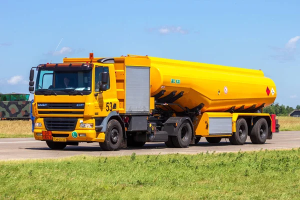 Volkel Nizozemsko Červen 2013 Mobilní Petroleje Tankování Vozidla Jízda Trati — Stock fotografie
