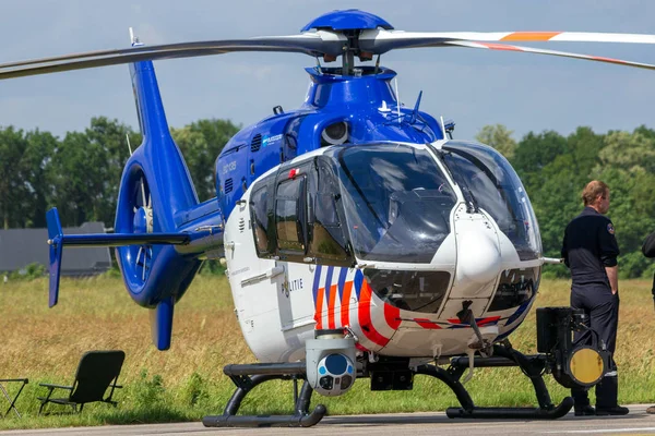 Volkel Hollanda Haziran 2013 Hollandalı Airbus Eurocopter 135 Polis Helikopteri — Stok fotoğraf