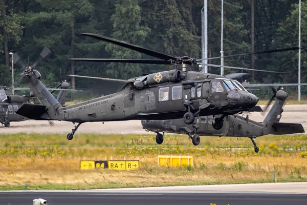 Exército Dos Estados Unidos Sikorsky Blackhawk Transporte Helicópteros Decolando — Fotografia de Stock