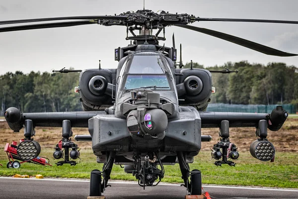 Vrtulník Apache Útok Asfaltu Kleine Brogel Airbase — Stock fotografie