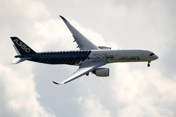 Berlín Abr 2018 Nuevo Avión Pasajeros Airbus A350 Xwb Vuelo — Foto de Stock