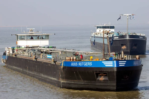 Anvers Mar 2016 Antwerp Yakınlarındaki Scheldt Nehri Üzerinde Tanker Mavnaları — Stok fotoğraf