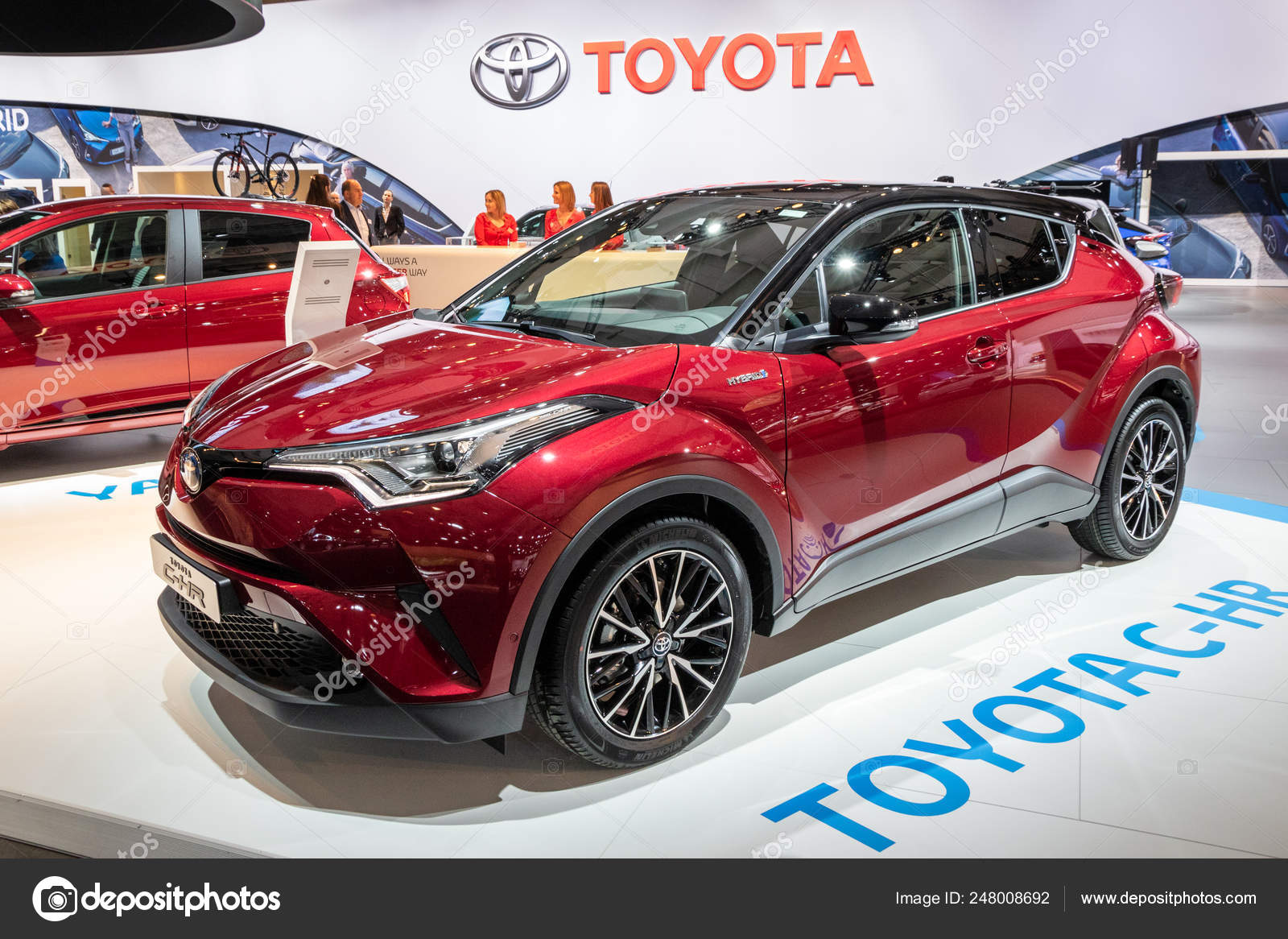 Toyota chr图库照片、免版税Toyota chr图片|DepositPhotos