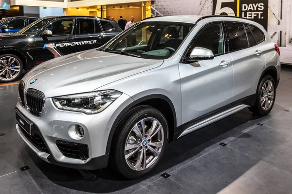 Bmw x1 kleiner Geländewagen — Stockfoto