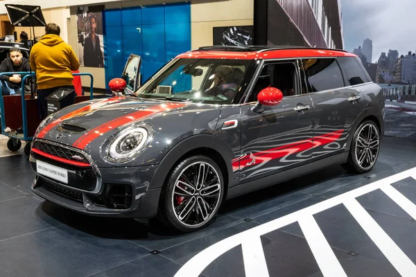 Új Mini Cooper S felépítmény 4 ajtós autó — Stock Fotó