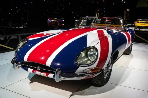 Jaguar E Tipo 1967 coche deportivo vintage — Foto de Stock