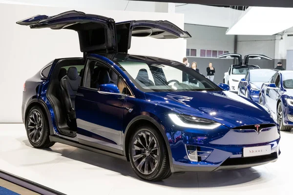 Электромобиль Tesla Model X — стоковое фото