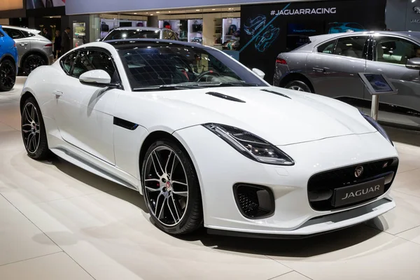 Jaguar F-Type rutig flagga specialutgåva sportbil — Stockfoto