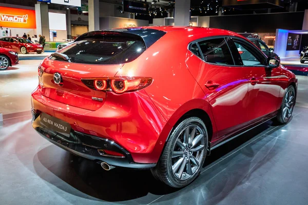 Nuevo 2019 Mazda 3 Hatchback coche —  Fotos de Stock