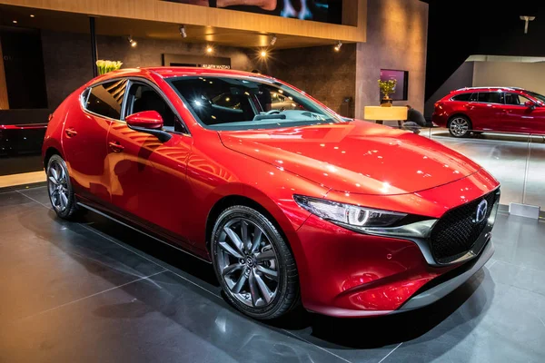 Nuevo 2019 Mazda 3 Hatchback coche — Foto de Stock