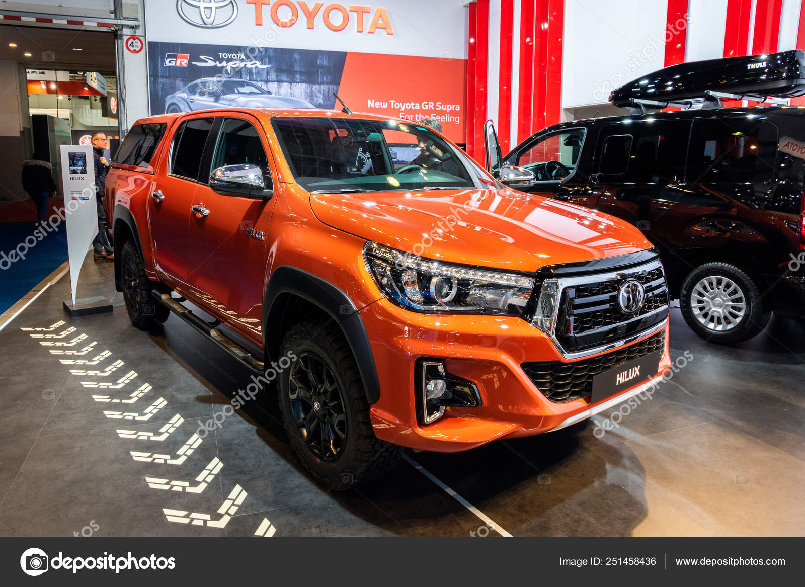 Toyota Hilux commercial vehicle — Stock Editorial Photo © Foto-VDW ...