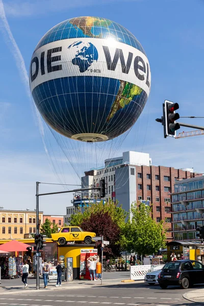 Globo de aire caliente Weltballon HiFlyer Berlin —  Fotos de Stock