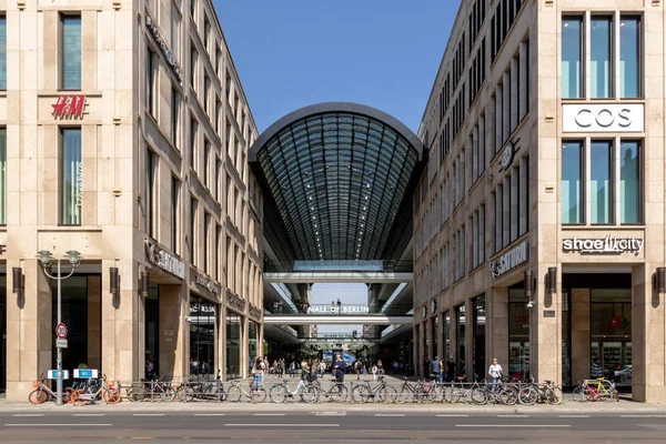 A berlini bevásárlóközpont — Stock Fotó