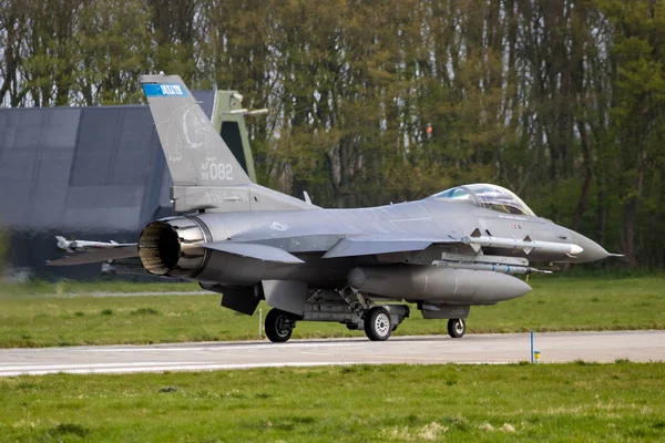 US-Kampfflugzeug F-16c der Luftwaffe — Stockfoto