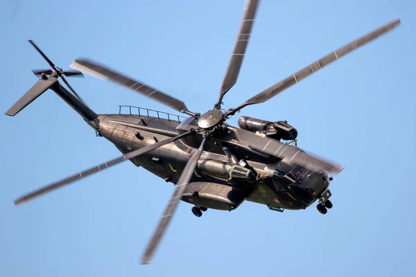 Транспортный вертолет Sikorsky CH-53 — стоковое фото