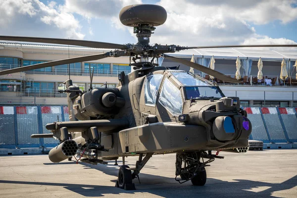 Americké armádní Boeing Ah-64E Apache útočná helikoptéra — Stock fotografie