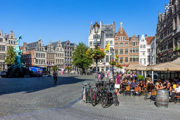 Markt Meydanı, Antwerp 'in tarihi merkezinde yer almaktadır.. — Stok fotoğraf