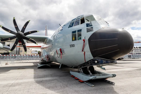 US Air Force ski-uitgerust LC-130h Hercules transport vliegtuig — Stockfoto