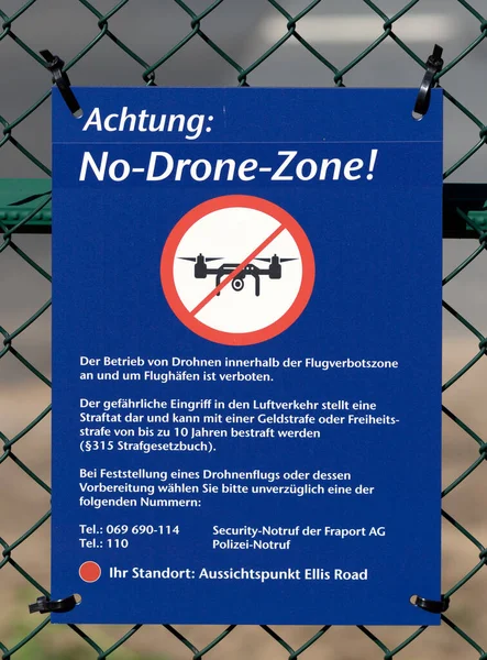 Señal de advertencia No-Drone-Zone —  Fotos de Stock