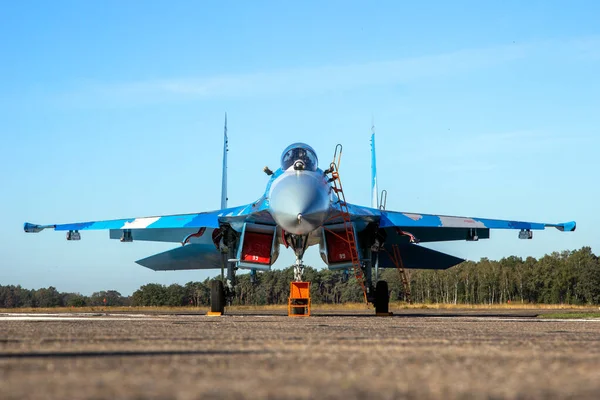 Força Aérea dos EUA coloca um Sukhoi Su-27 Flanker da Ucrânia em