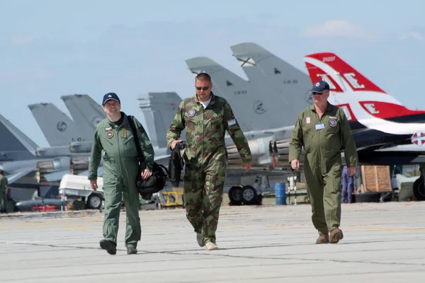 Кецкемет Хангария Августа Три Пилота Идут Линии Полета Kecskemet Airshow — стоковое фото